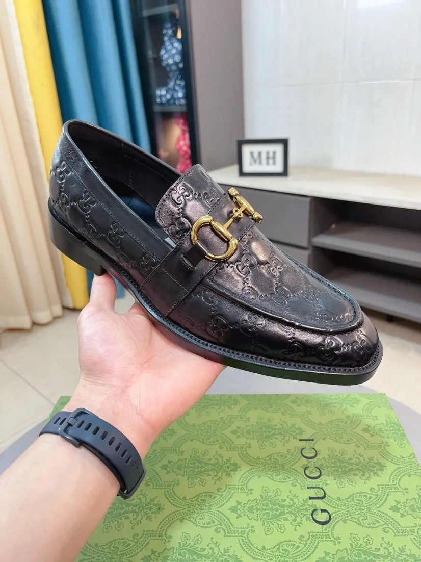 Factory price 500🌹🌹 [GUCCI Gucci] A new style of formal men's leather shoes is coming~ The original quality upper is made of cowhide imported from Italy + soft and delicate leather, comfortable and soft first-layer cowhide lining, rubber wear-resistant outsole, the shoe shape is dignified and domineering, and the luxury charm cannot be concealed! The natural and free nouveau riche leads the trend. Code number: 38-44